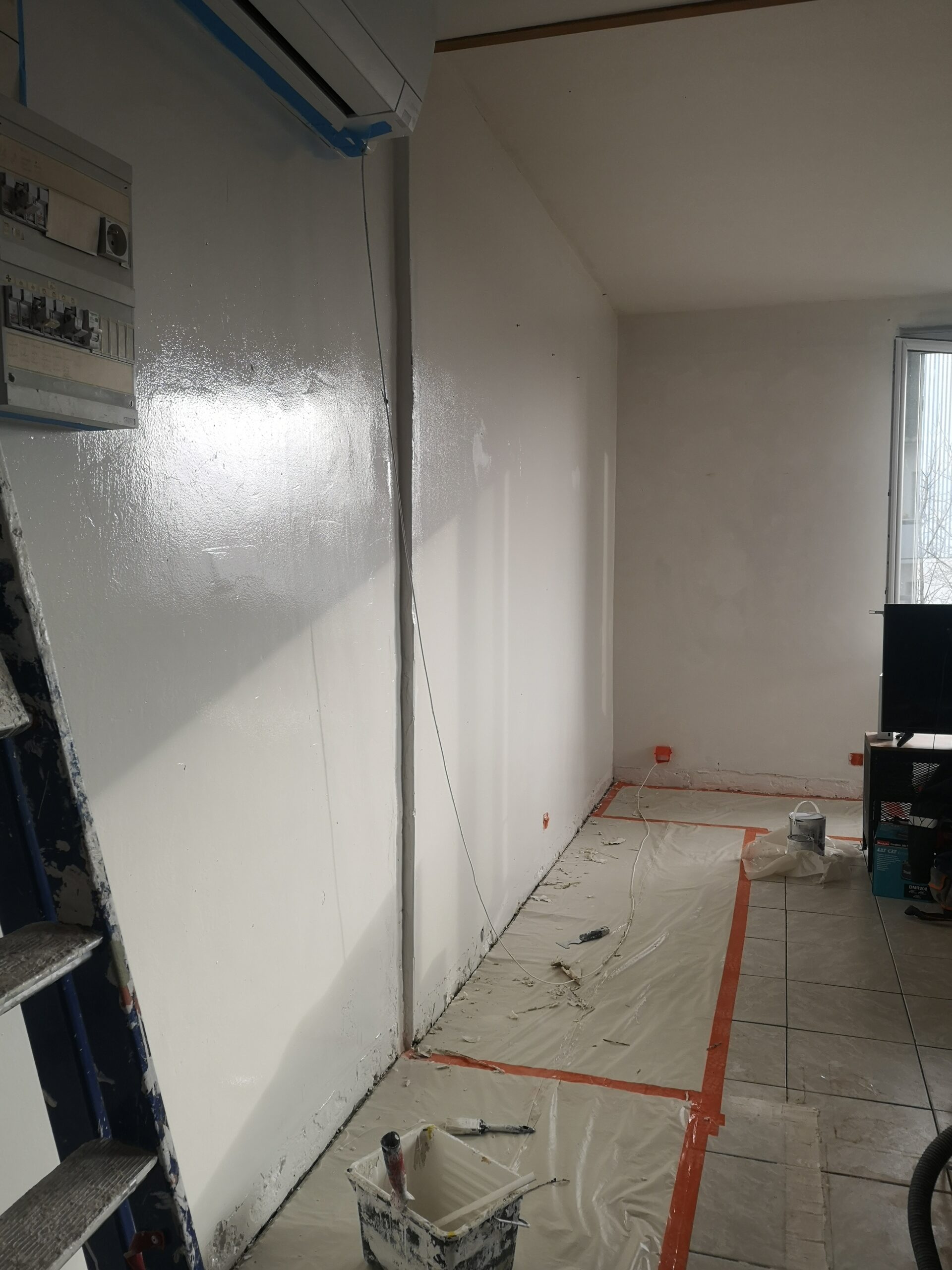 Couche d'impression glycéro pour préparation des murs